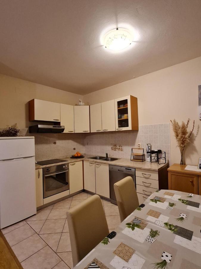Pansion Katarina Bed and Breakfast Malinska Esterno foto